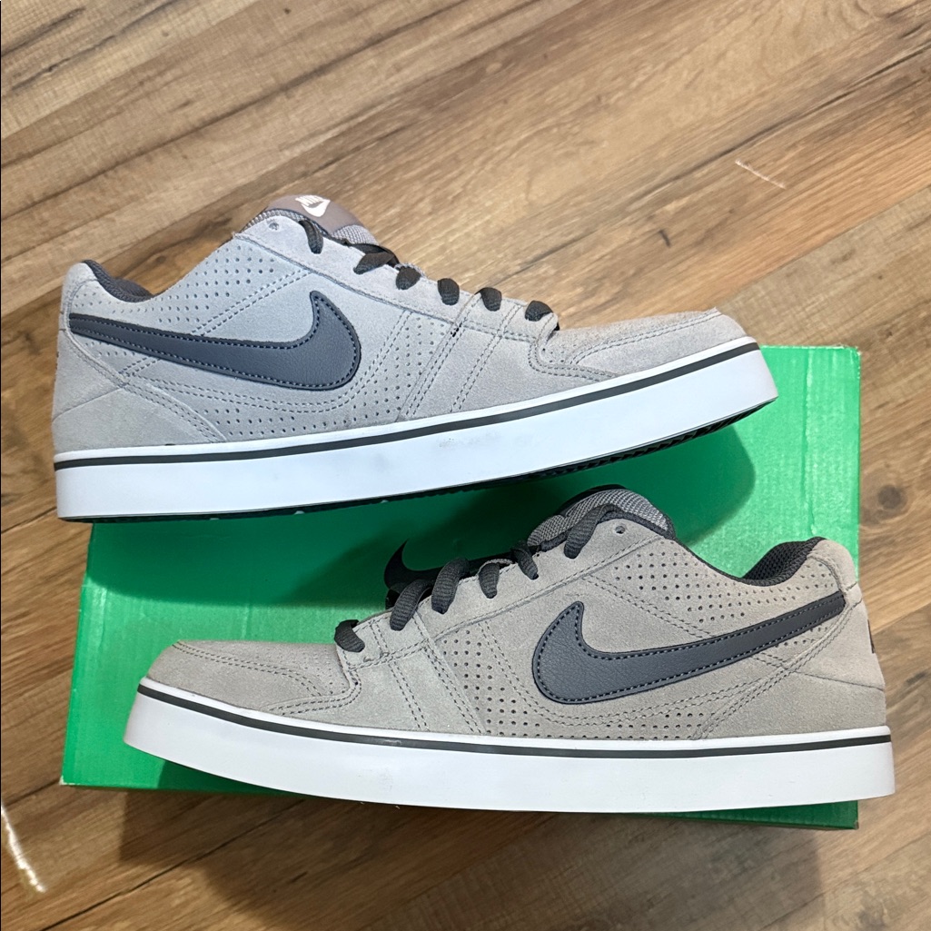 2011 Nike Ruckus Low Medium Grey Dark Grey White